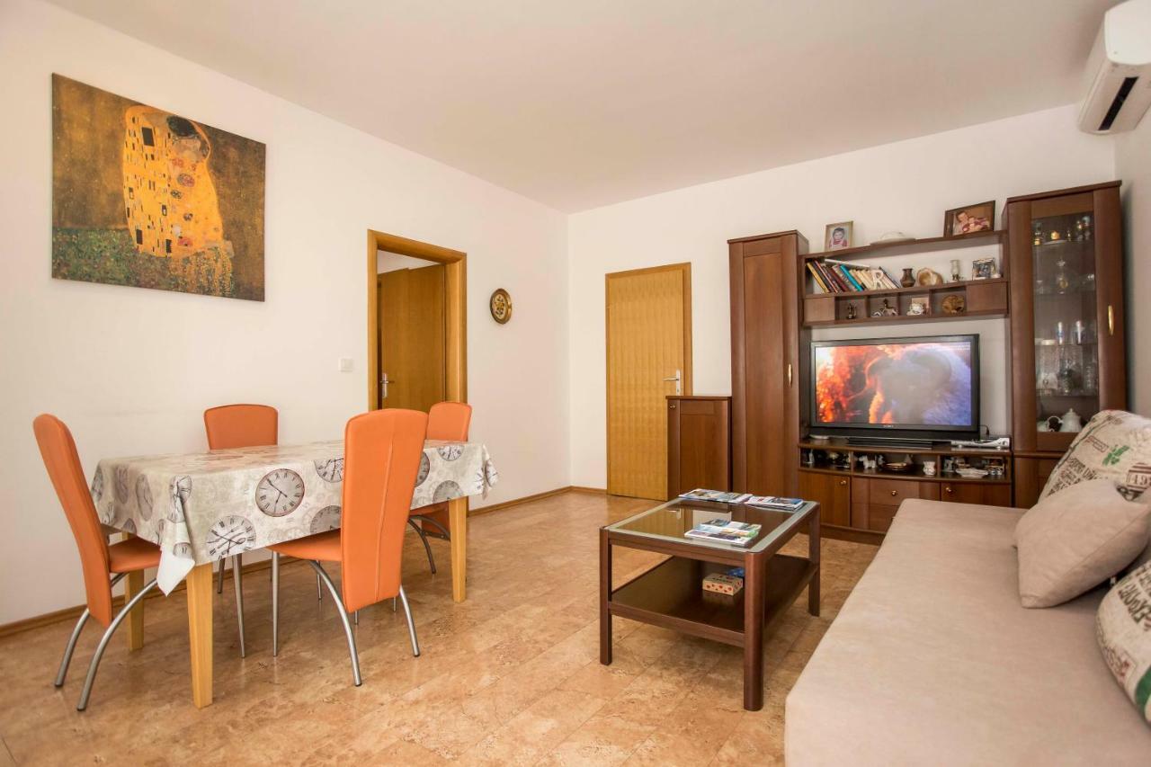 Apartment Beba Rovinj Bagian luar foto